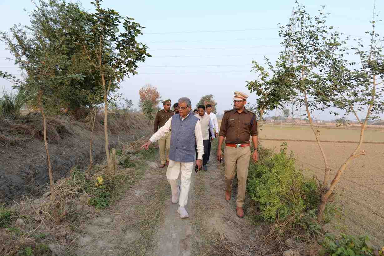 प्लांटेशन में घपलाः वन मंत्री ने मथुरा उप प्रभागीय वनाधिकारी व मांट रेंजर को मुख्यालय से किया संबद्ध 