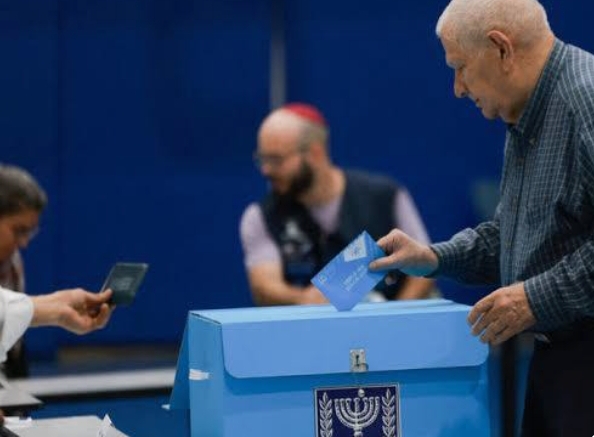 High early voter turnout marks Israels highly consequential national parliament election amid intense regional security scrutiny